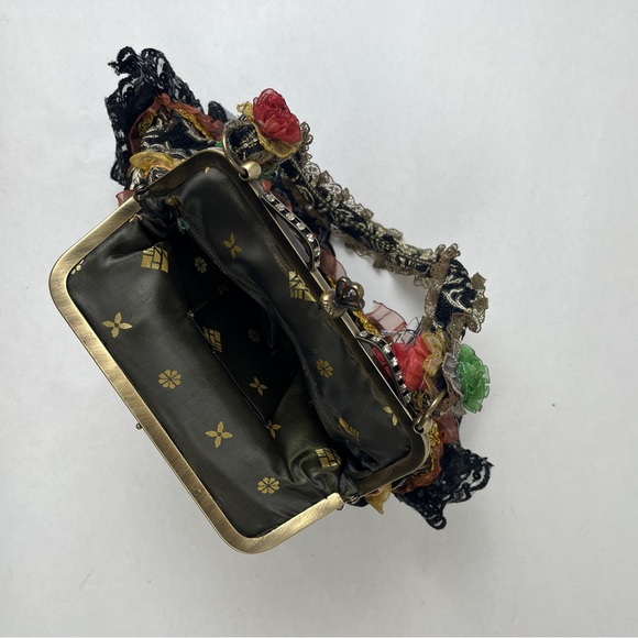 Malina Vintage Style Black Lace Handbag with Floral Accents - Picture 11 of 16